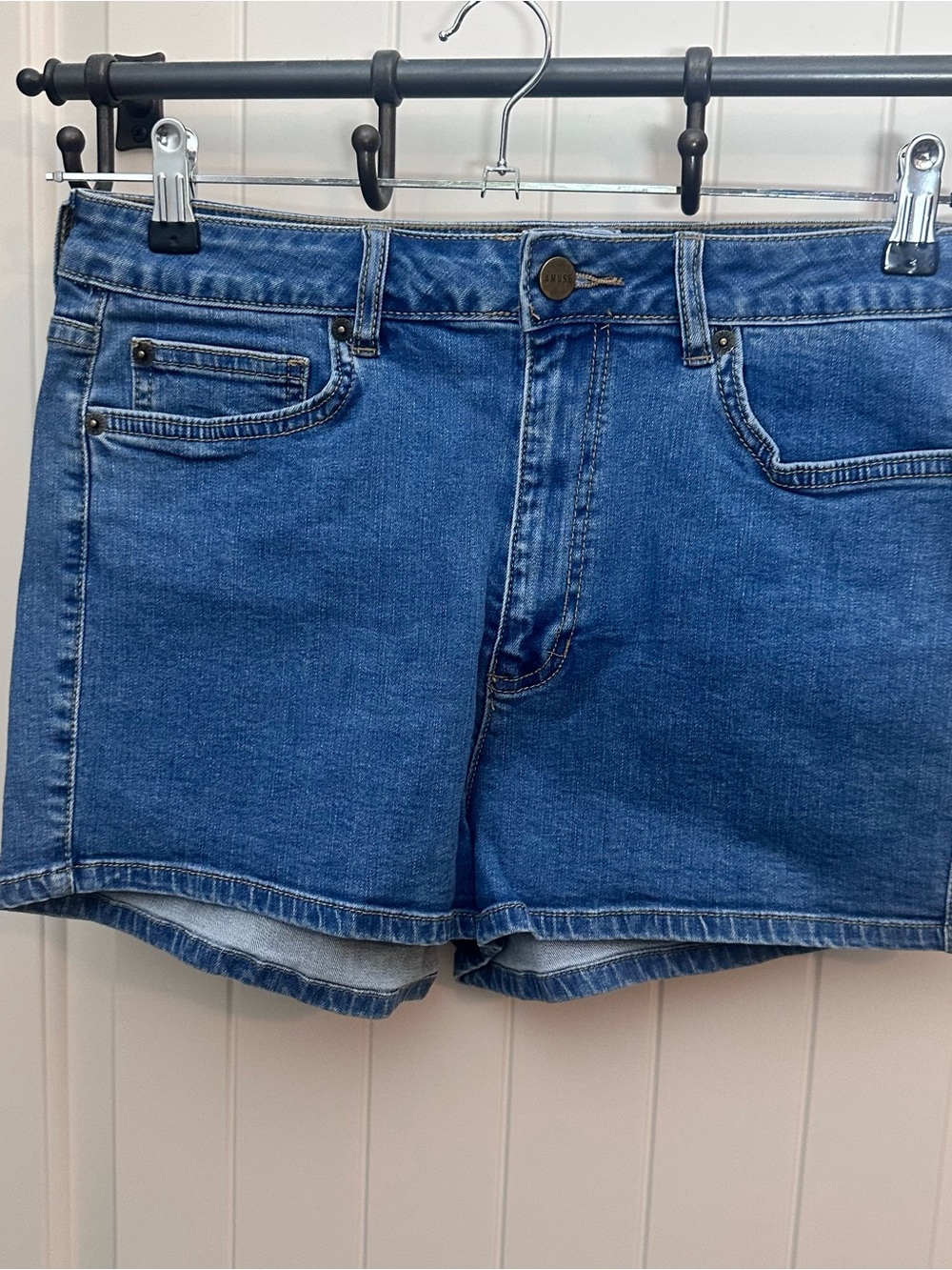 Amuse Society Denim Jean Shorts Waist 31 Blue Stretch NWT